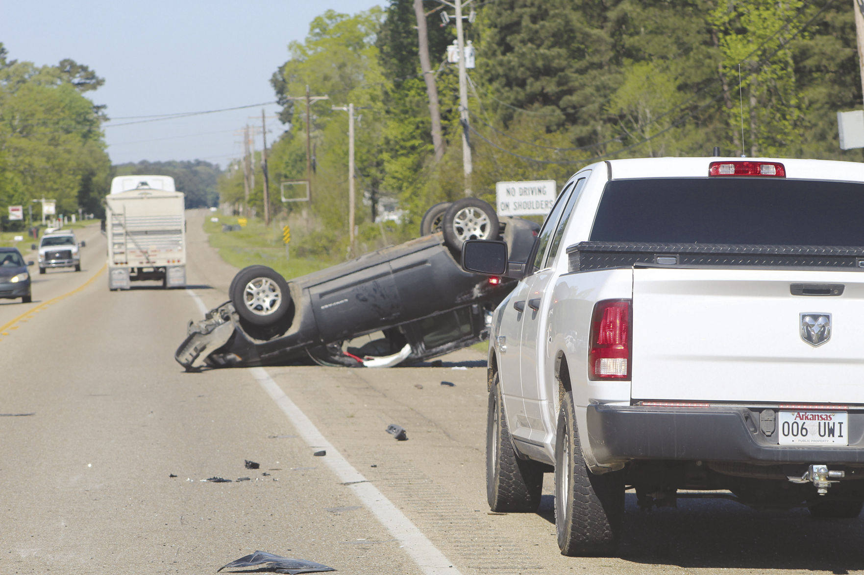 Everyone walks away after three-vehicle wreck